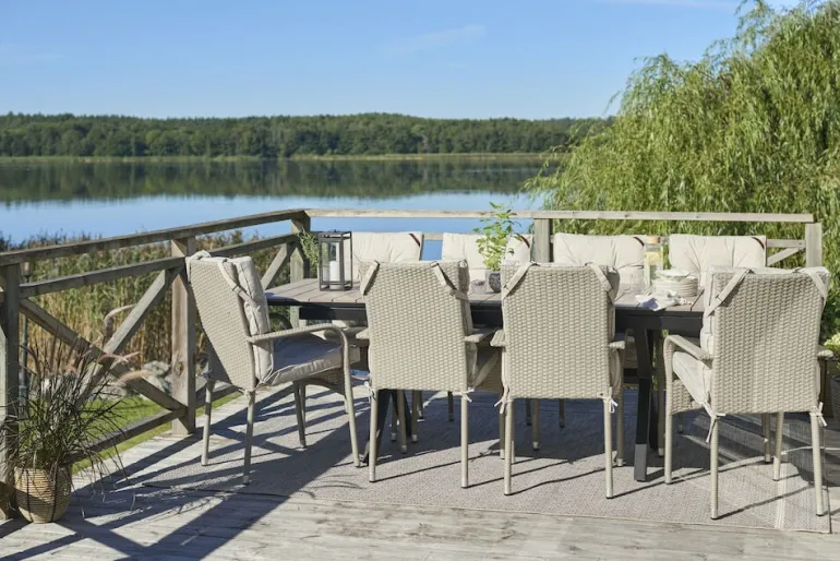 Florens-pöytä, jatkettava + 8 Rimini-tuolia