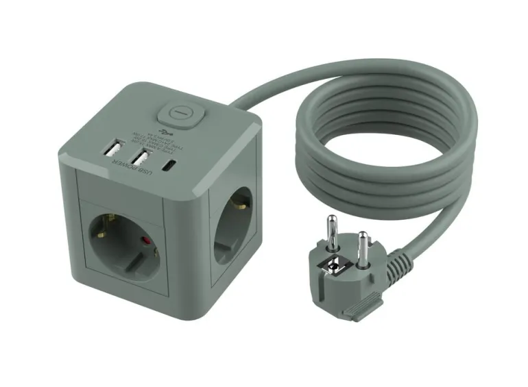 3-osainen jatkojohto 2xUSB-A 1xUSB-C Cube