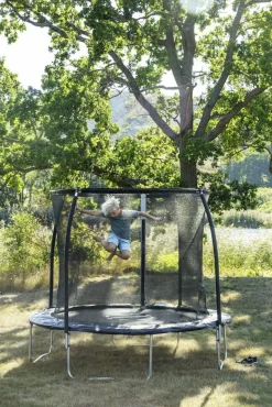 Trampoliini ja suojaverkko Adrenalin